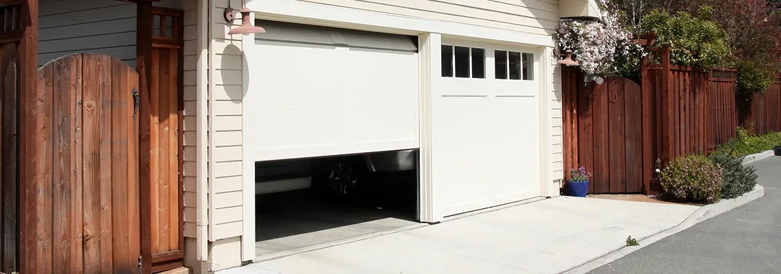 Repair Garage Door Won't Close Light Blinks in Miami Beach, Florida